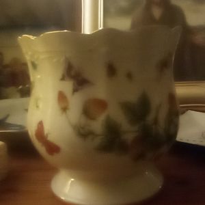Porcelain cup